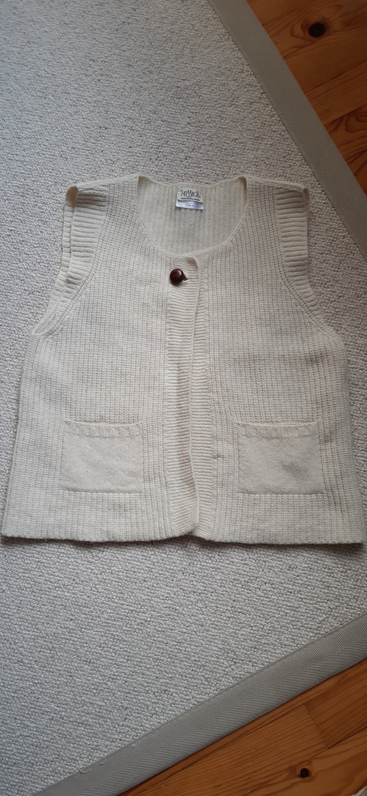 Gilet en laine mérinos d'Arles sans manches pour femme