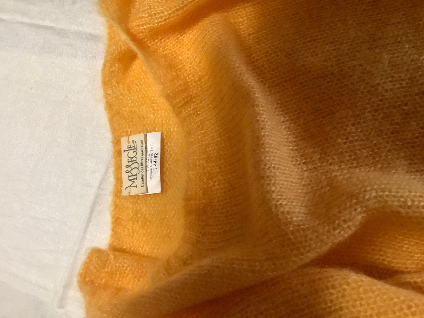 Petit pull manches courtes jaune