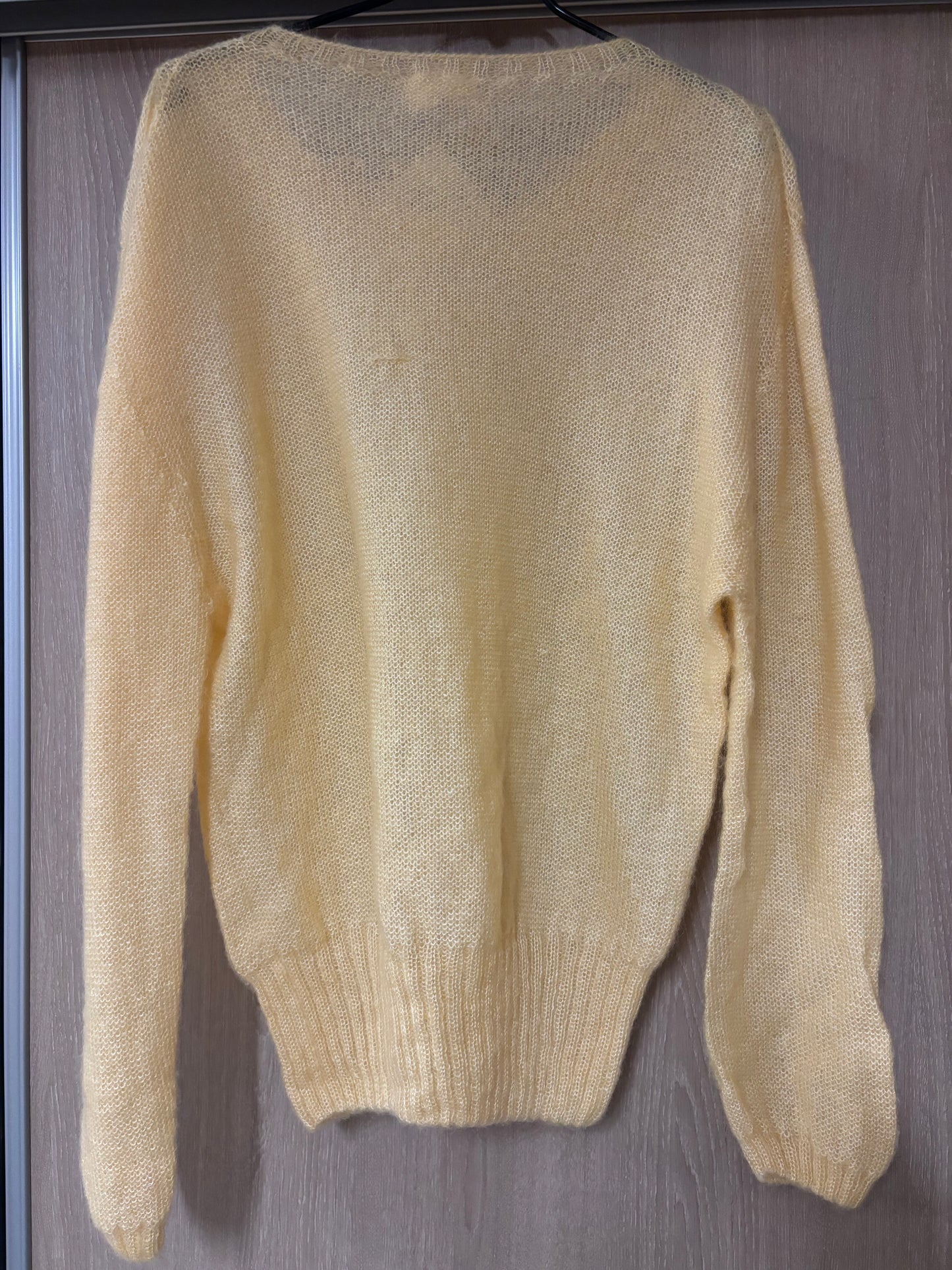 Petit pull mohair jonquille