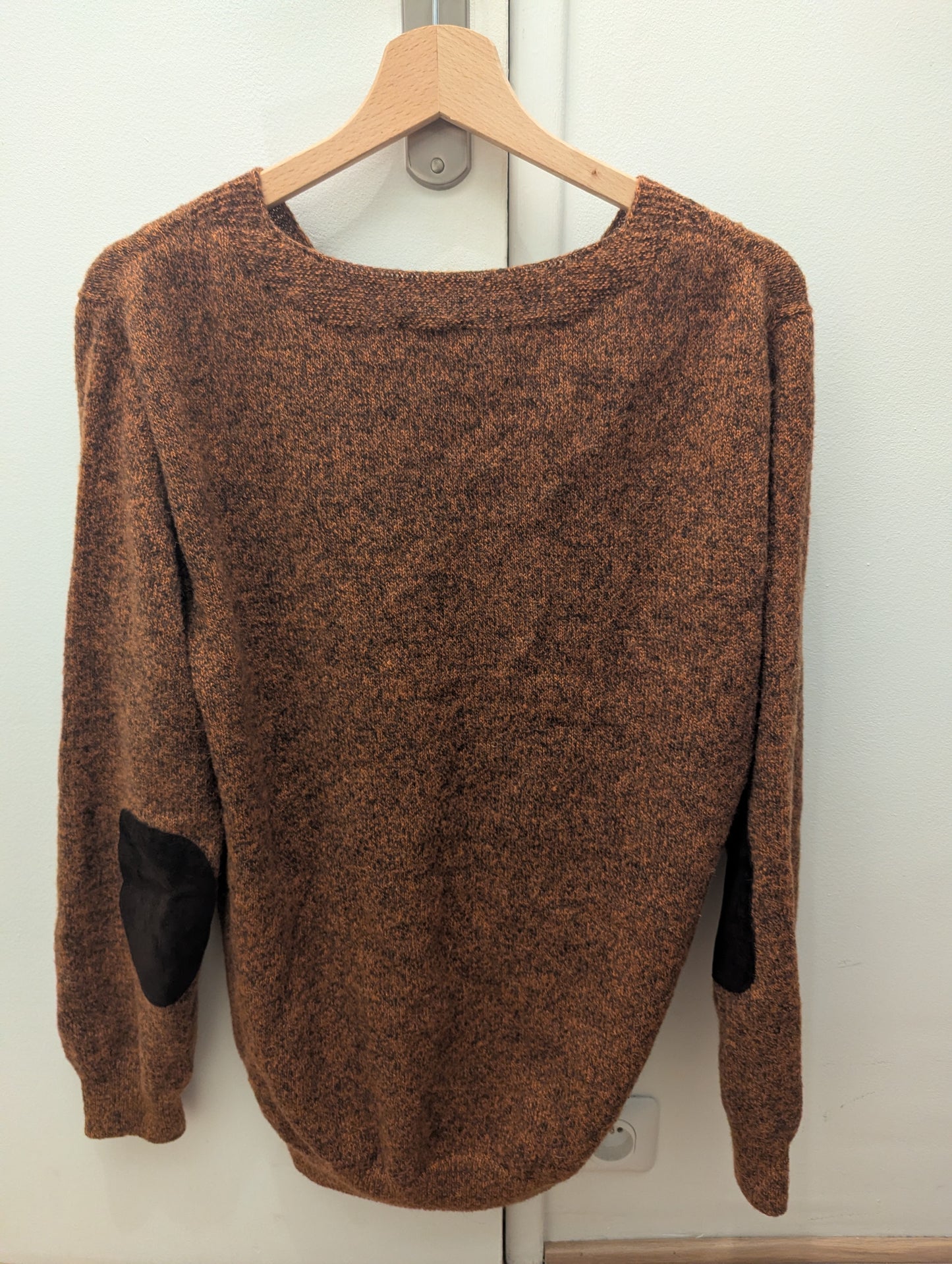 Pull en laine yack col V pour homme