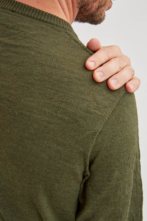 Pull en laine mérinos homme col V