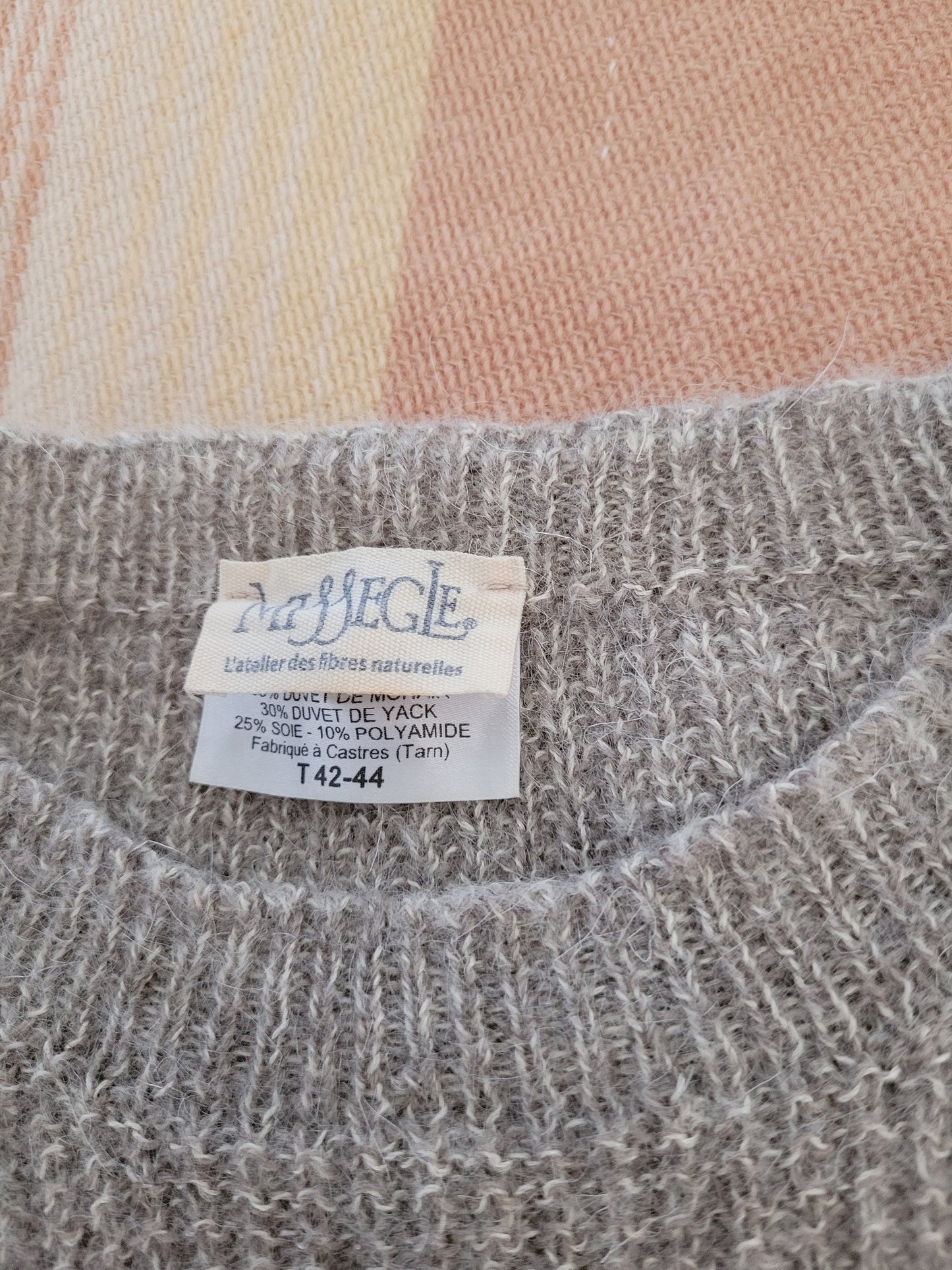 Pull  femme 42-44 mohair yack, soie