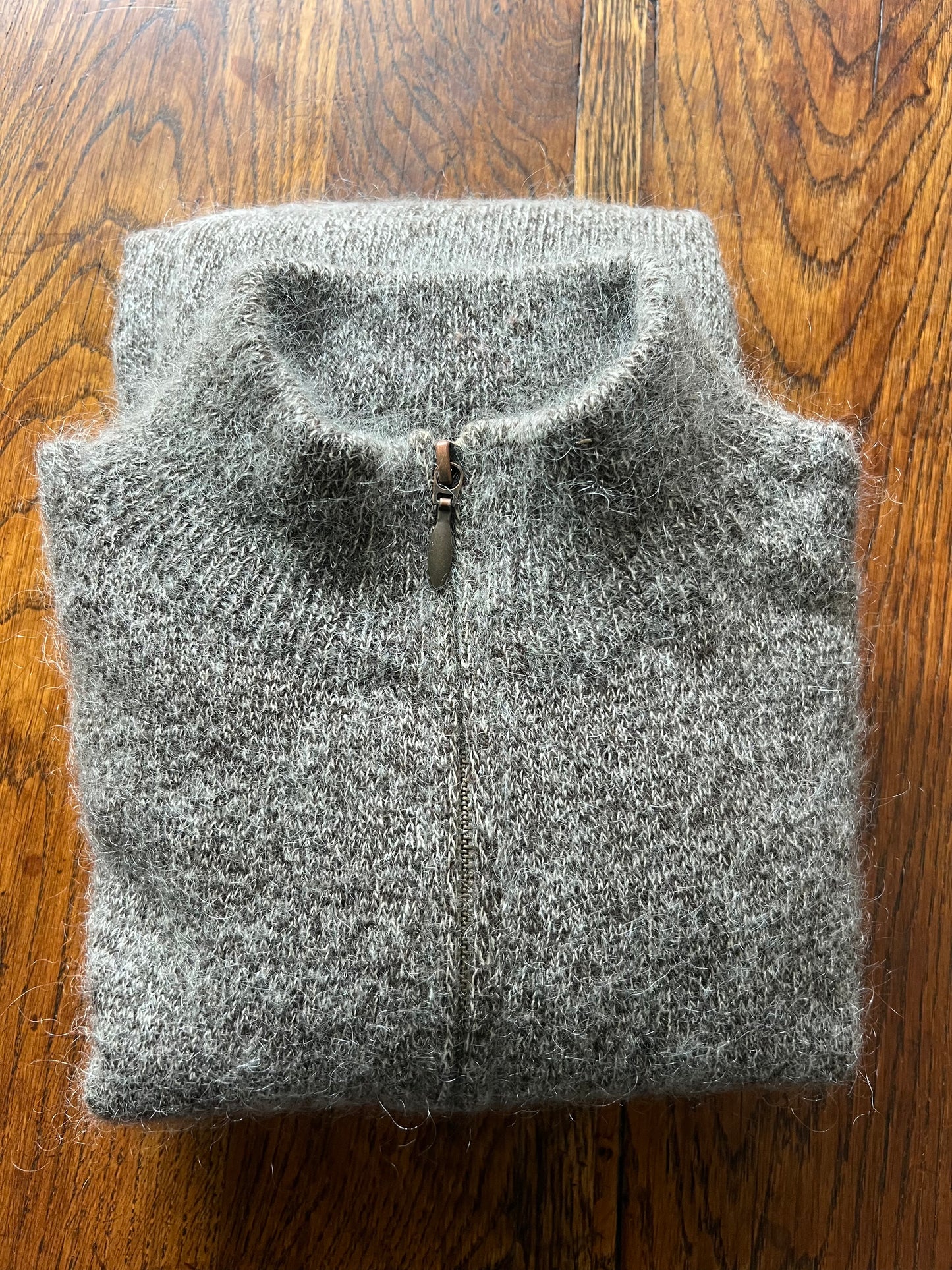 Pull col cheminée zippé gris