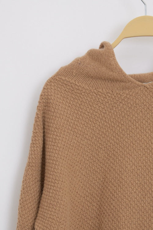 Pull en laine à capuche