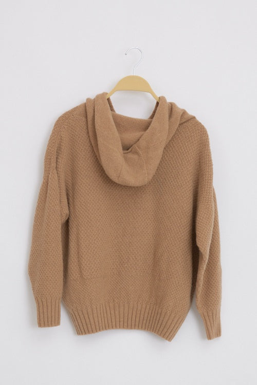Pull en laine à capuche