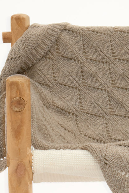 Plaid en laine mérinos d'Arles ajouré