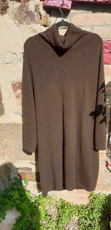 Robe pull en laine col roulé