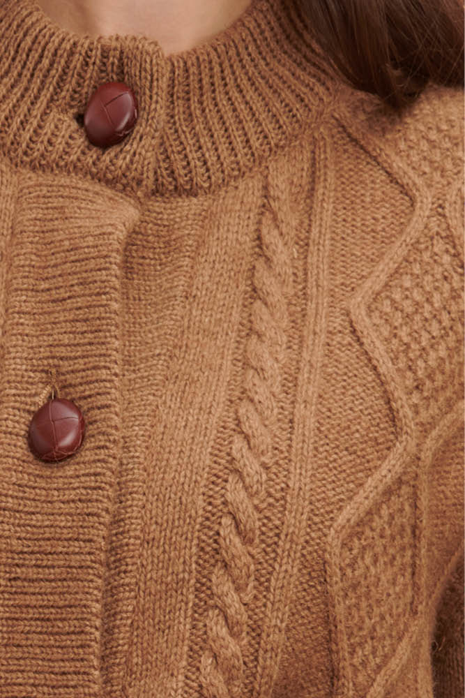 Gilet en laine à torsades pour femme